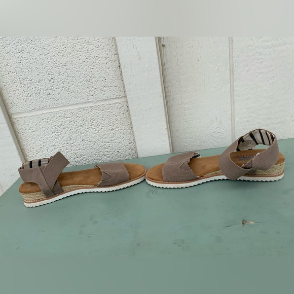 BOB’S from Skechers Memory Foam Sandals - Picture 3 of 7
